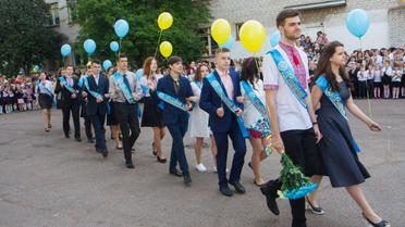 Последний звонок в одной из школ Львова / © УНИАН
