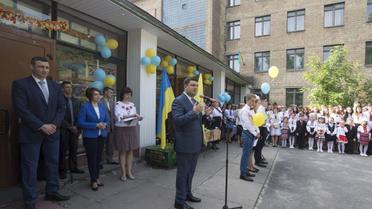 На праздник последнего звонка в киевской школе №63 посетил мэр Киева Виталий Кличко и глава МОН Лилия Гриневич / © УНИАН