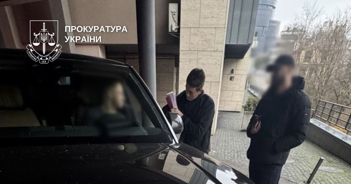 Полицейские сообщили о подозрении директору клиники на Печерске