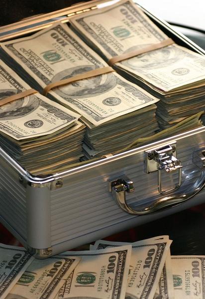 Миллиардер решил оставить семерых детей без наследства