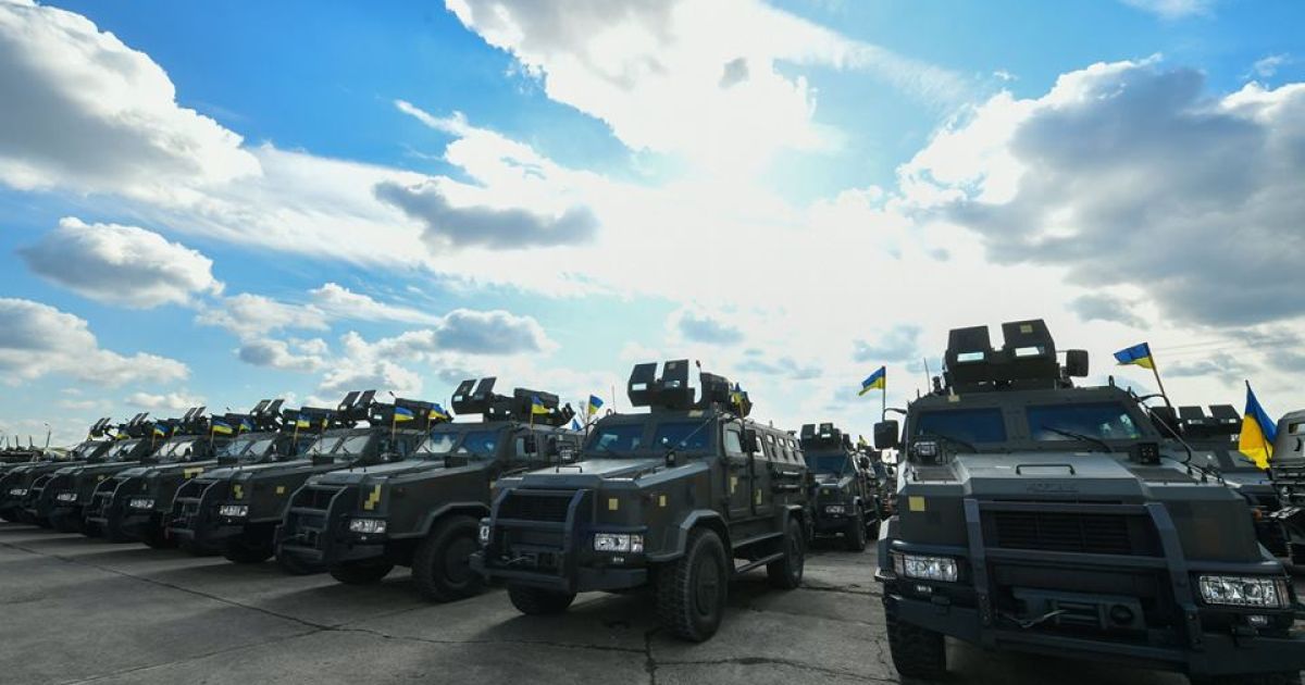 Украинская армия получила более 400 единиц техники и нового вооружения