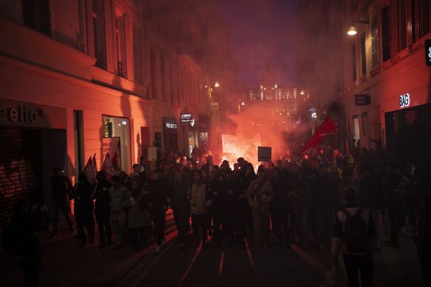 Тысячи французов протестовали в Париже