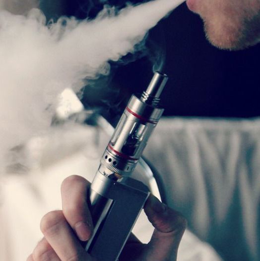 Ученые рассказали о чрезвычайном вреде для здоровья электронных сигарет