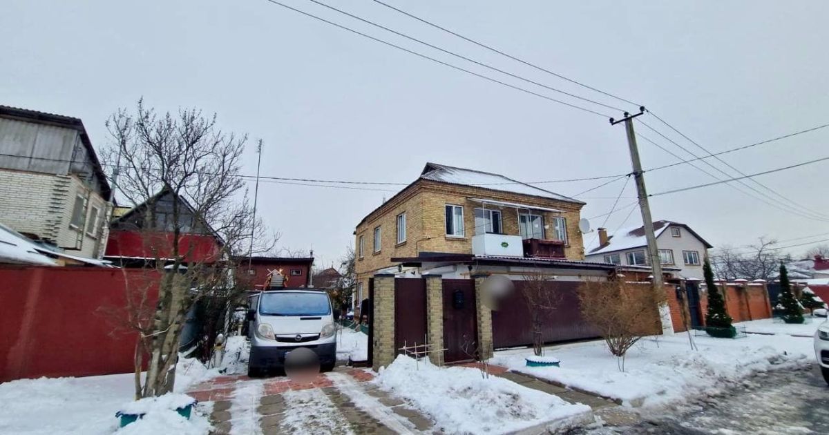 В Броварах в частном доме обнаружены тела трех человек и кота
