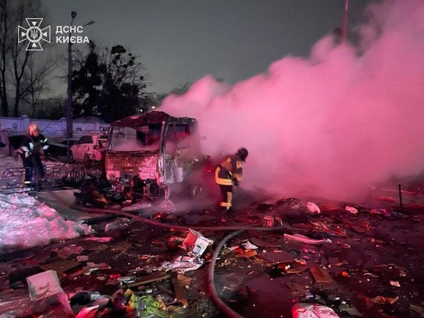 Наслідки нічної ворожої атаки на Київ / © ГУ ДСНС у Києві