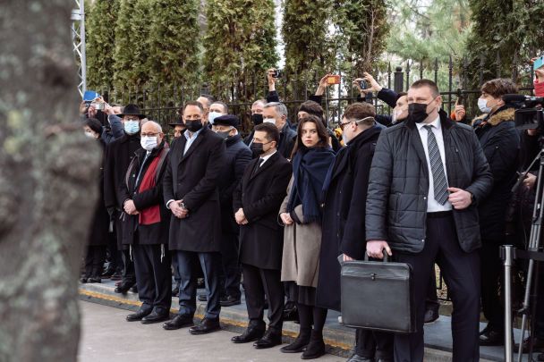 Церемонія відкриття інсталяції "Погляд у минуле", яка присвячена Міжнародному дню пам'яті жертв Голокосту