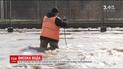 Дорогу в центральному районі Києва залило водою на кілька сотень метрів