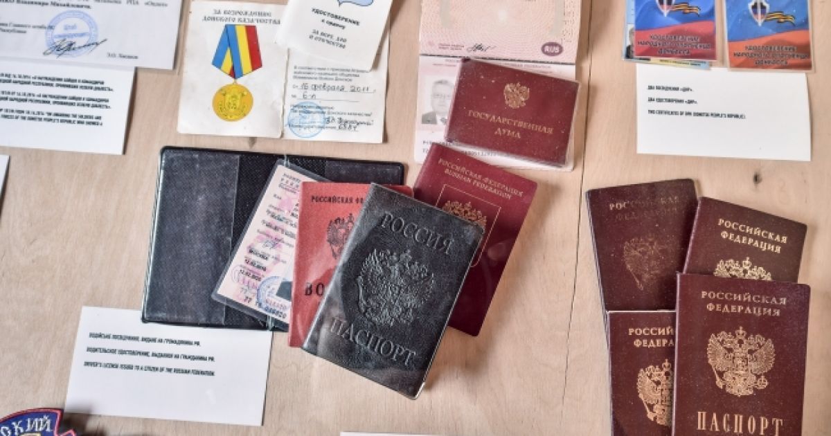 На Михайловской площади выставили "трофейную" российскую военную технику и оружие. / © President.gov.ua