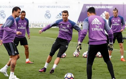Защитник "Реала" потроллил Роналду на тренировке команды