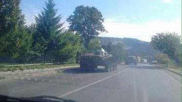 У колоні нарахували близько 12 одиниць бронетехніки / © Hromadske.tv