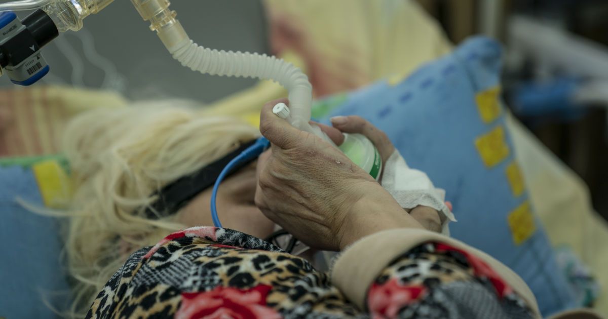 Экстренная эвакуация больных COVID-19 в Одессе: как пережили ночь пациенты и медики