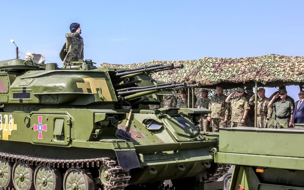 ВСУ передали 140 единиц техники / © Сайт президента Украины