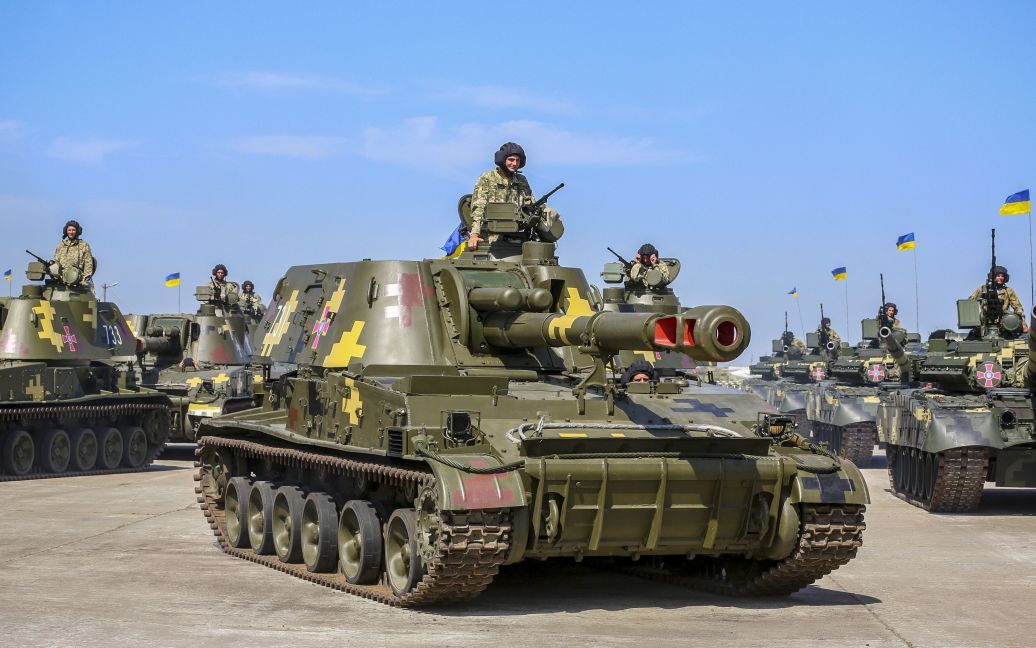 ЗСУ передали 140 одиниць техніки / © Сайт президента України