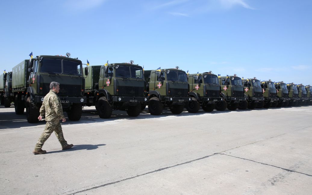 ВСУ передали 140 единиц техники / © Сайт президента Украины