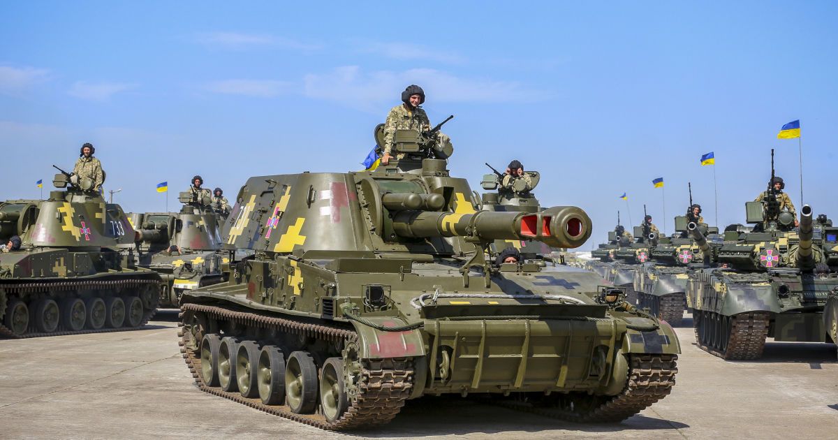 Военные довольны полученной в Чугуеве техникой и собираются в АТО