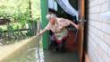 Град та потоки води на вулицях: у Дніпрі вирувала сильна негода