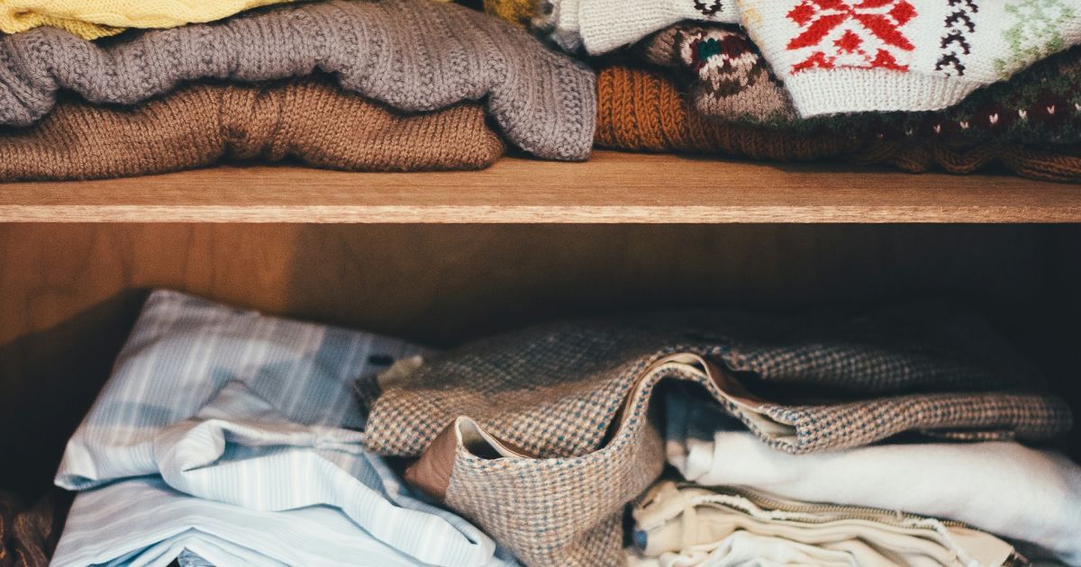 Навіщо активоване вугілля кладуть до шафи