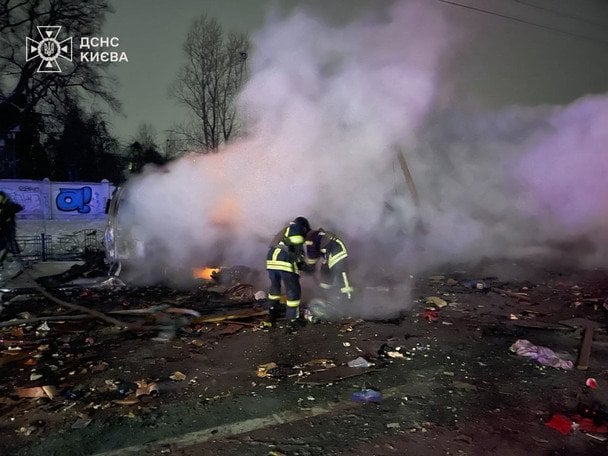Наслідки нічної ворожої атаки на Київ / © ГУ ДСНС у Києві