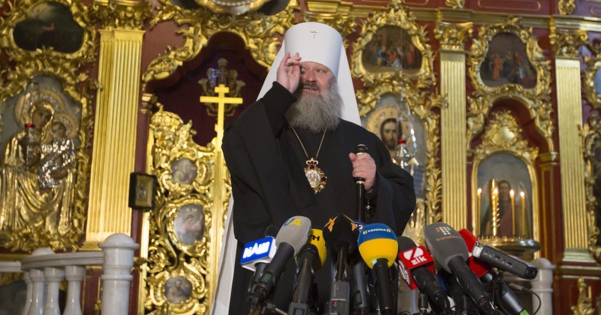 Монахов и наместника Киево-Печерской лавры проверили на новый коронавирус
