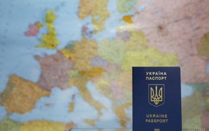 Український паспорт знову покращив позиції у світовому рейтингу