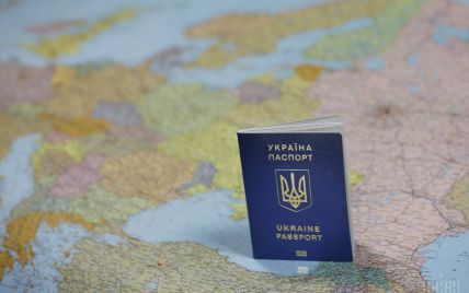 В какую страну чаще всего въезжали украинцы с биометрическими паспортами. Год безвиза в инфографике