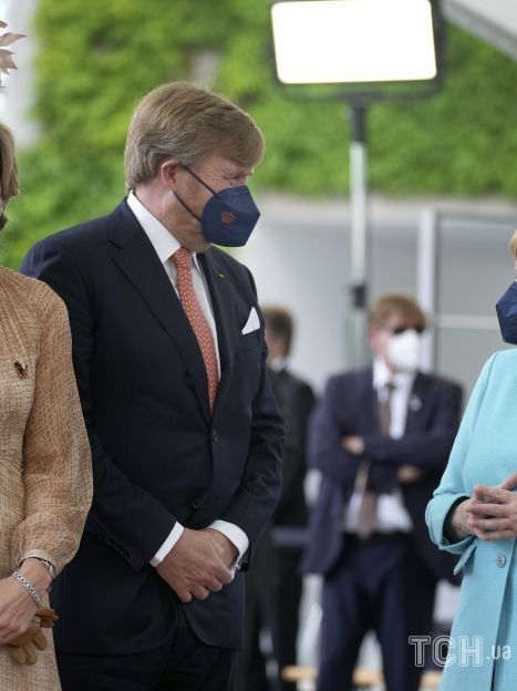 Королева Максима и король Виллем-Александр с Ангелой Меркель / © Associated Press