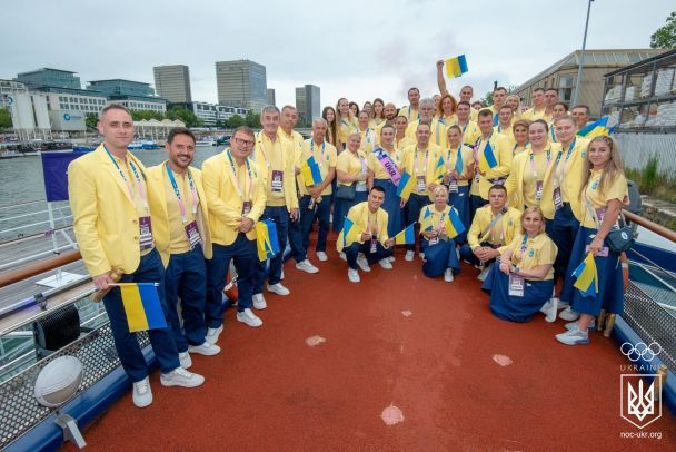 Збірна України на церемонії відкриття Олімпіади-2024 / © НОК України