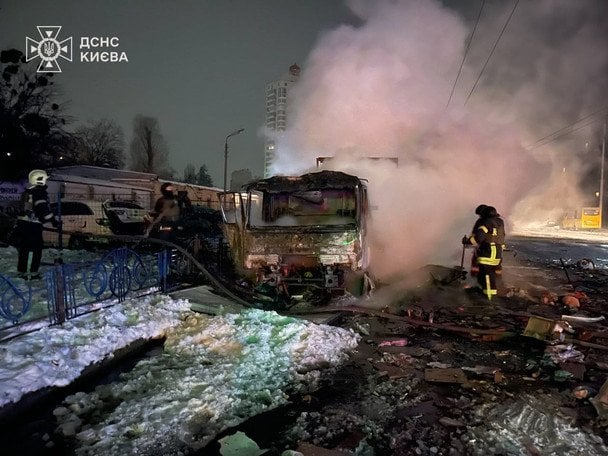 Наслідки нічної ворожої атаки на Київ / © ГУ ДСНС у Києві