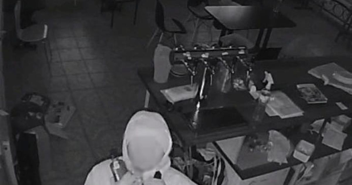 Викрав техніку, продукти і навіть кошти для безпритульних тварин: ​​у Кропивницькому затримали мародера