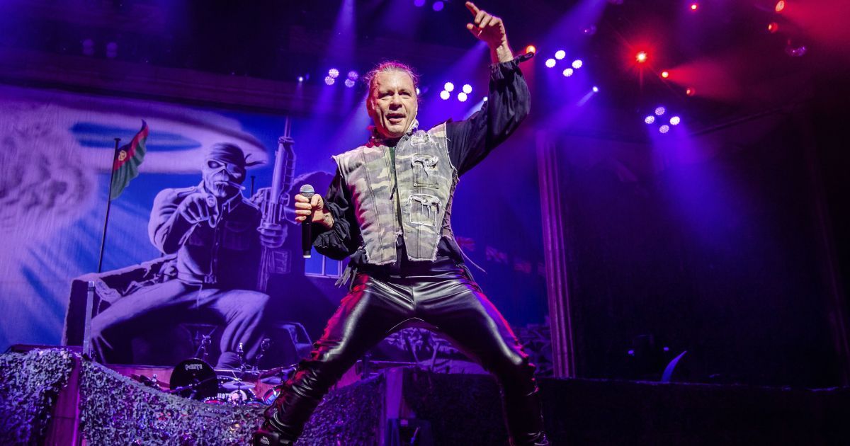 Після 29 років шлюбу фронтмен Iron Maiden покинув дружину заради фанатки