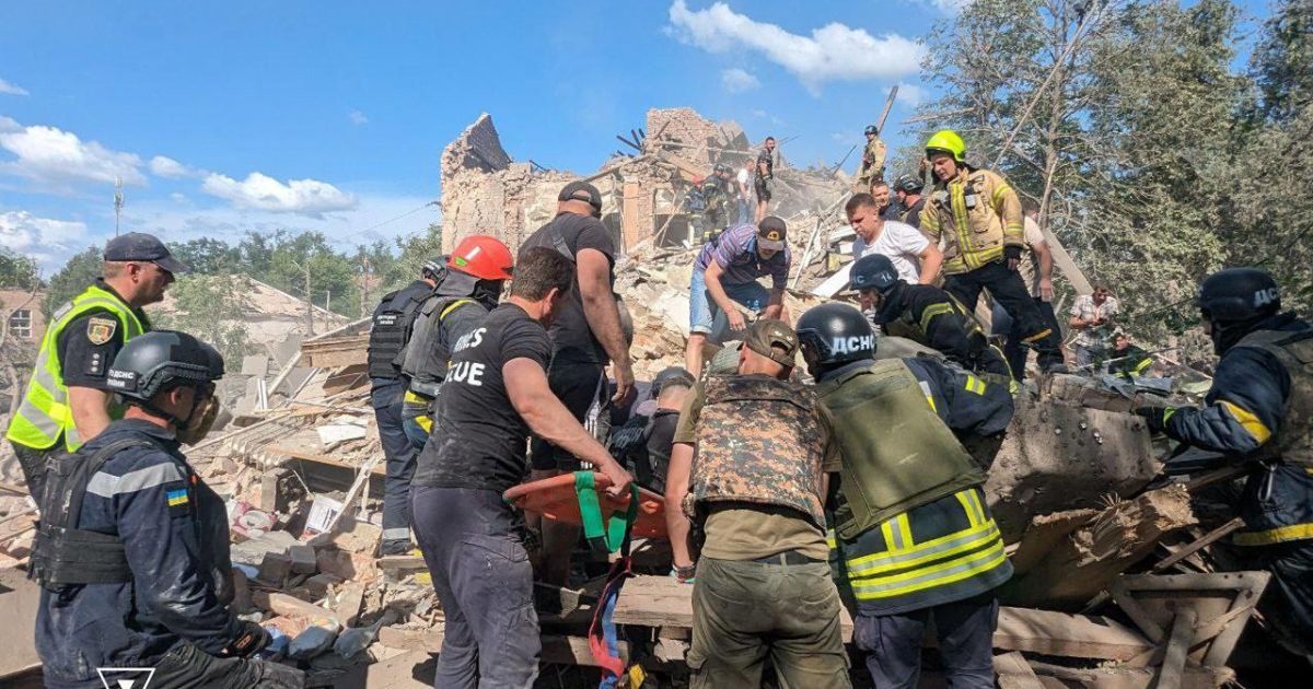 The aftermath of the Russian attack on Kryvyi Rih, June 12. / Photo: State Emergency Service