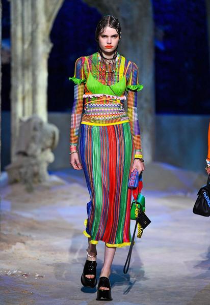 Коллекция Versace трет-а-порте сезона весна-лето 2021 / © East News