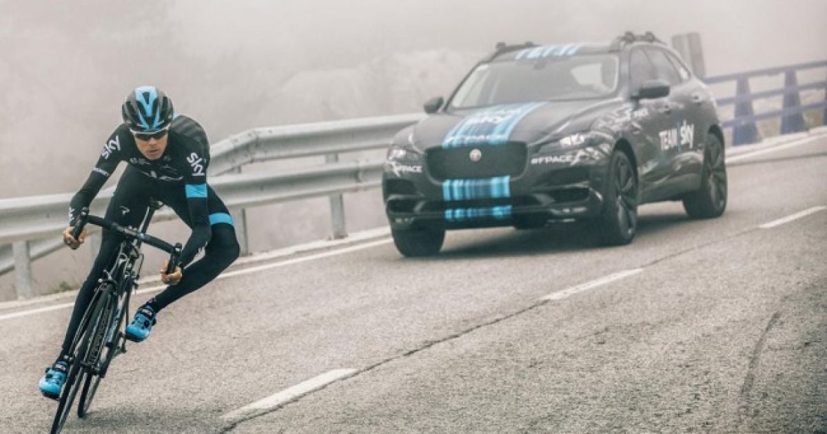 Jaguar показал кроссовер F-Pace