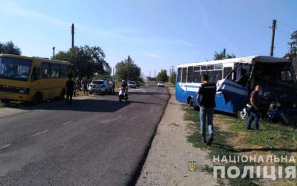 Кількість постраждалих в аварії маршруток на Одещині зросла до 19 осіб, у поліції розповіли подробиці ДТП