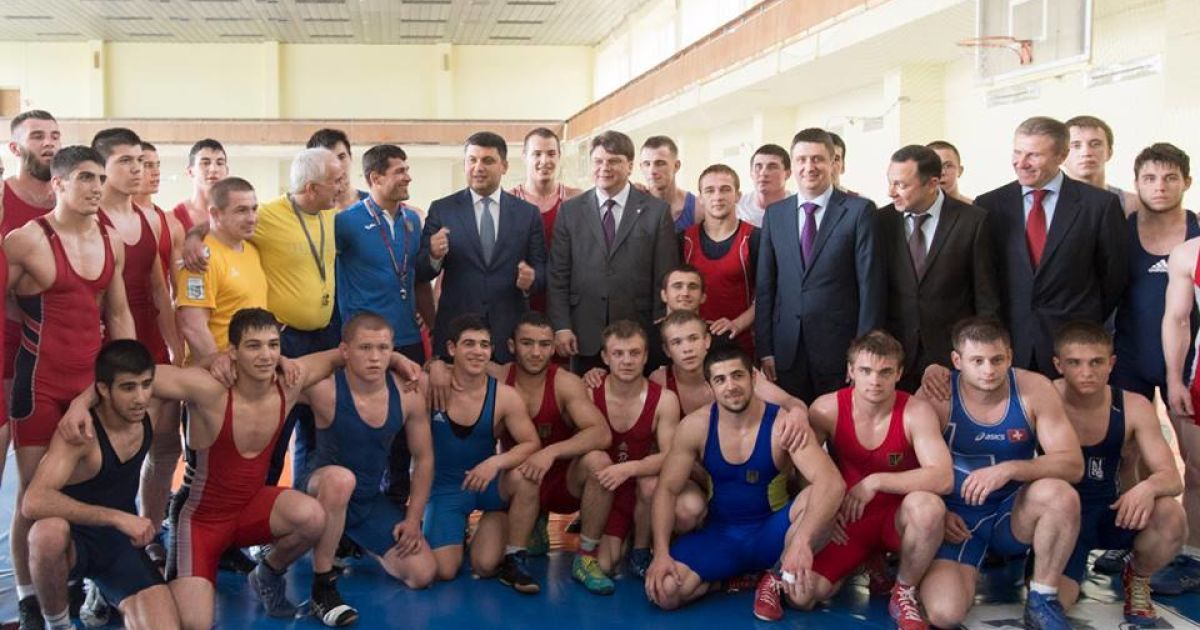 Гройсман пообещал украинским спортсменам "сделать все" для подготовки к Олимпиаде