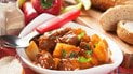 Гуляш із яловичини з картоплею