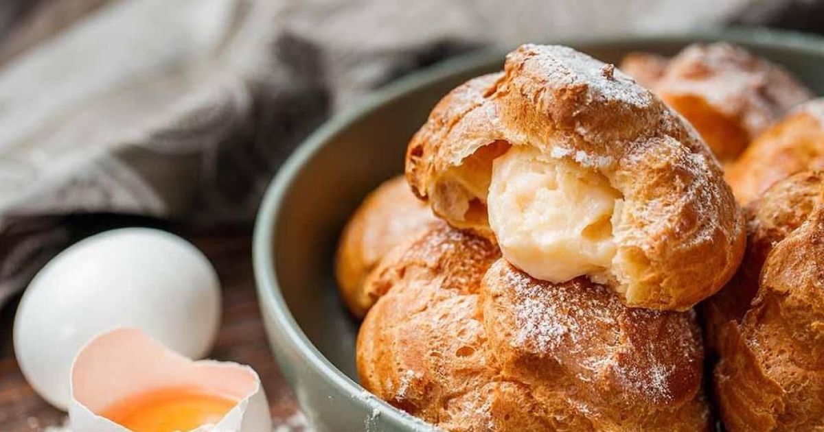 Профітролі із заварним кремом: рецепт від Євгена Клопотенка