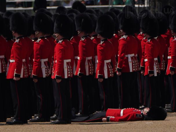 Британські військові непритомніють / © Getty Images