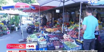 Біля ринку, на ринку чи біля дому продавця: де краще купувати сезонні овочі та фрукти