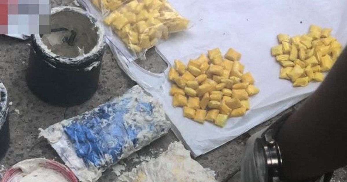 360 пакетов с амфетамином: в Одессе задержали закладчицу с товаром