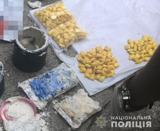 360 пакунків з амфетаміном: в Одесі затримали "закладницю" з товаром
