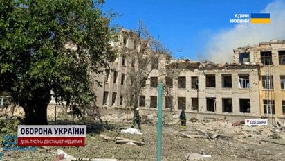У дітей був тут випускний! Росія вдарила балістикою по ліцею! Під завалами шукають людей