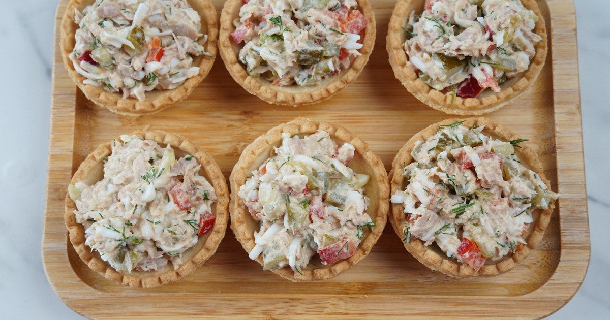 Салат із тунцем у тарталетках