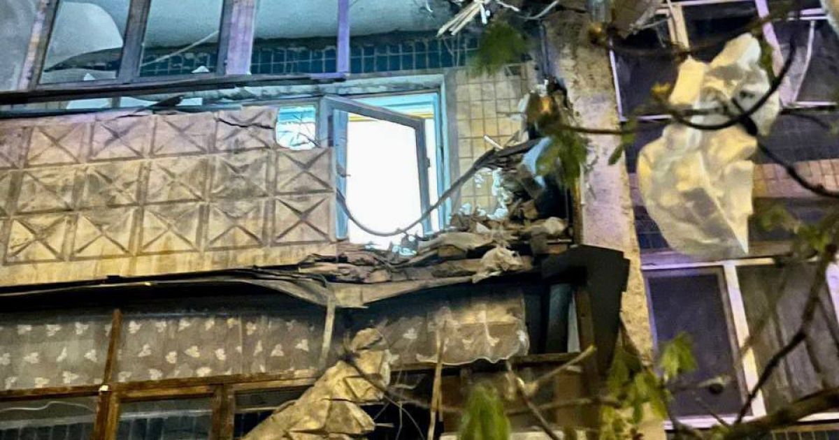 Разрушение после взрыва в Белгороде