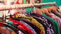 Працівниця секондгенду назвала дві вживані речі, які ніколи не купує: причина здивувала багатьох
