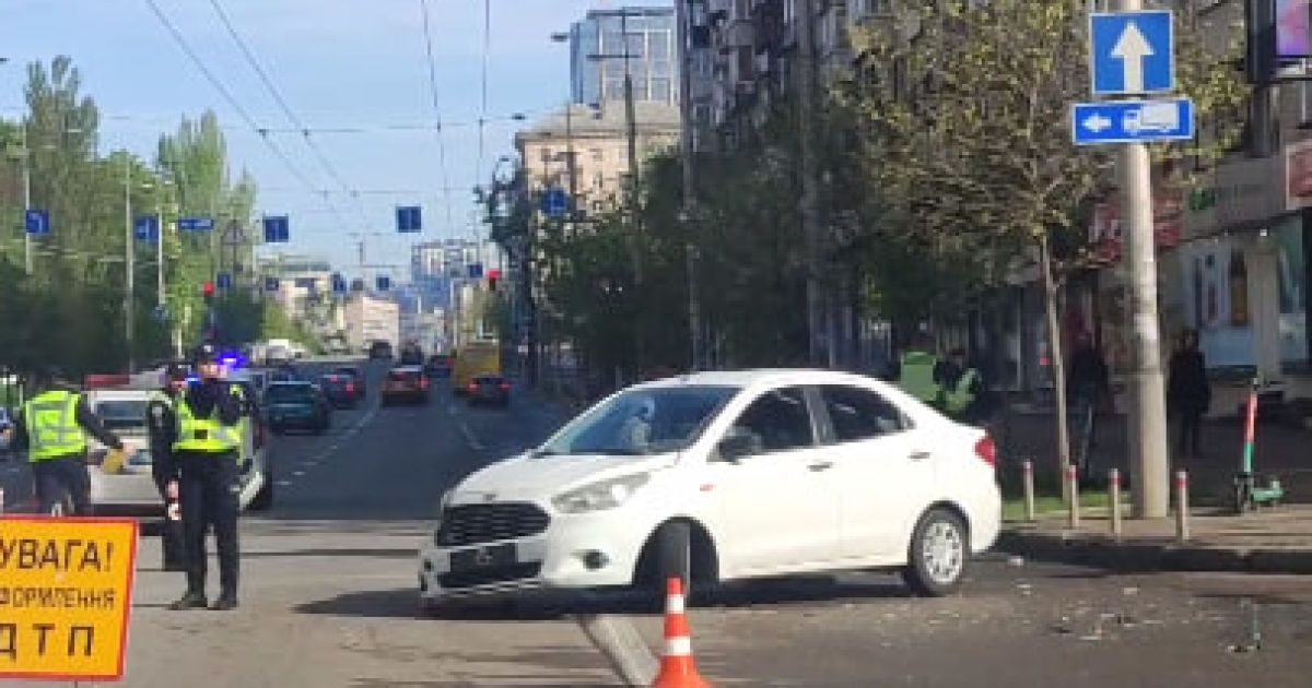 Аварія у Києві за участю патрульного авто. ФОТО: скрин із відео
