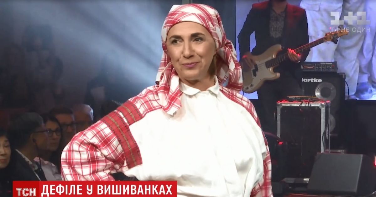 Жінки з фронту влаштували незвичне дефіле на подіумі Мистецького арсеналу