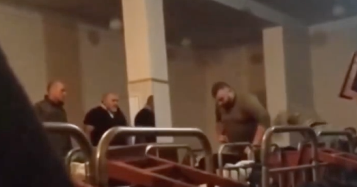 Сотрудники ТЦК в Тернополе/Фото: скриншот