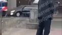 У центрі Києва затримали чоловіка, який подзюрив під стовпом (відео)