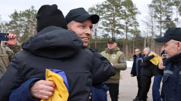 Сьогодні звільнили воїнів Збройних Сил України, Національної гвардії та Державної прикордонної служби. / © Володимир Зеленський